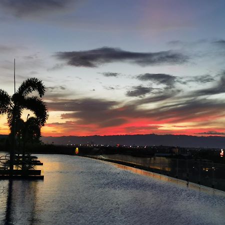 Mactan Newtown Deluxe Island Breeze Lejlighed Lapu-Lapu City Eksteriør billede