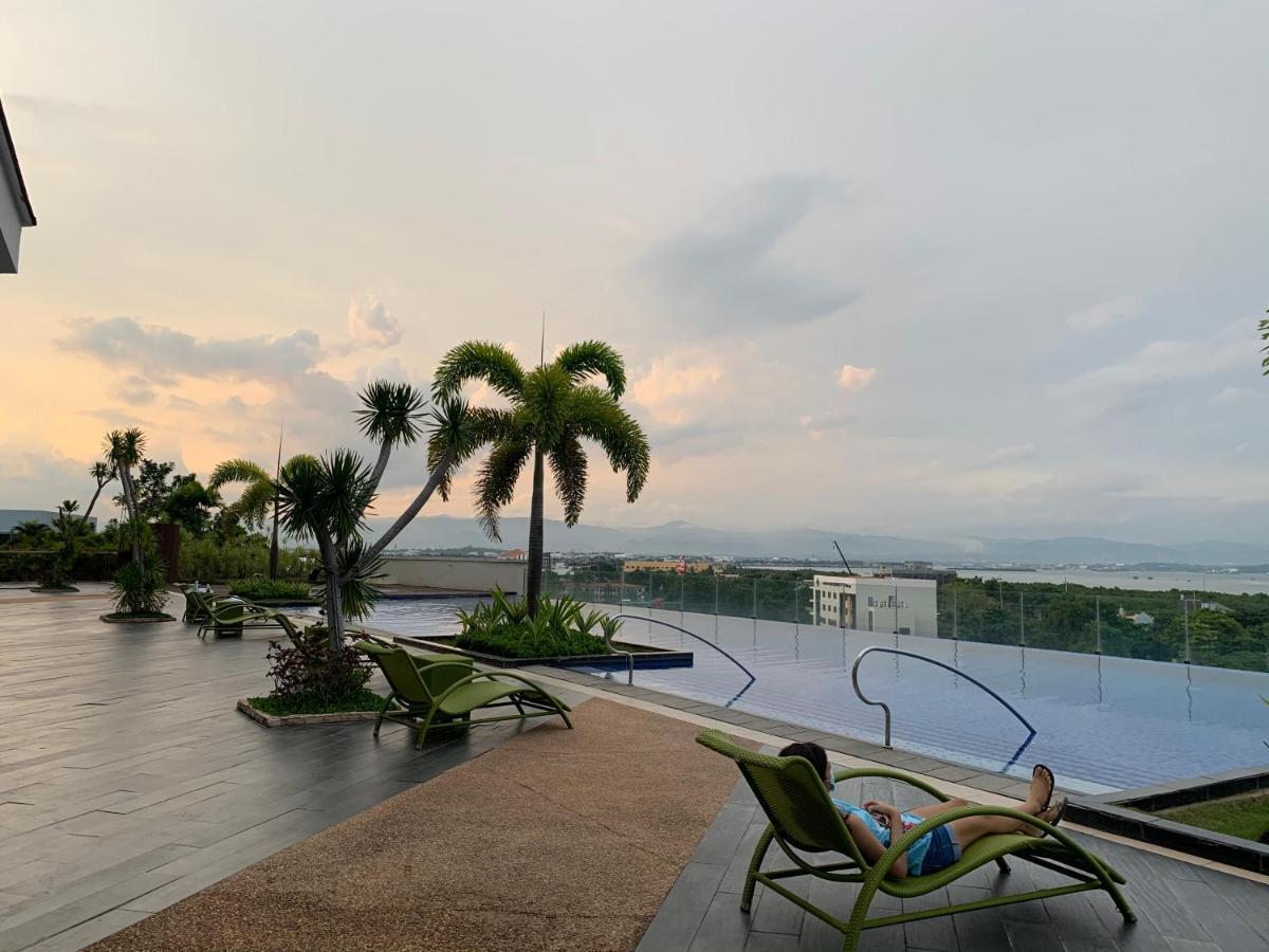 Mactan Newtown Deluxe Island Breeze Lejlighed Lapu-Lapu City Eksteriør billede