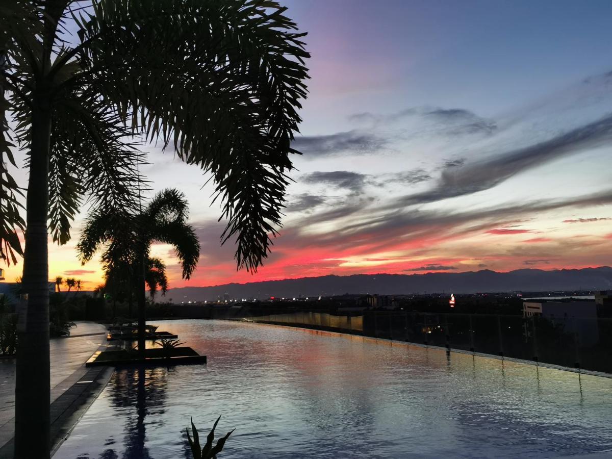 Mactan Newtown Deluxe Island Breeze Lejlighed Lapu-Lapu City Eksteriør billede