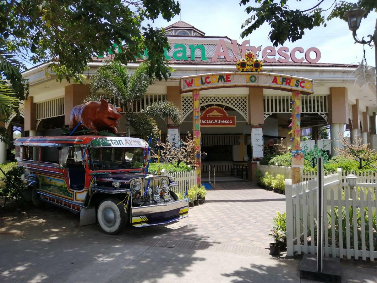Mactan Newtown Deluxe Island Breeze Lejlighed Lapu-Lapu City Eksteriør billede